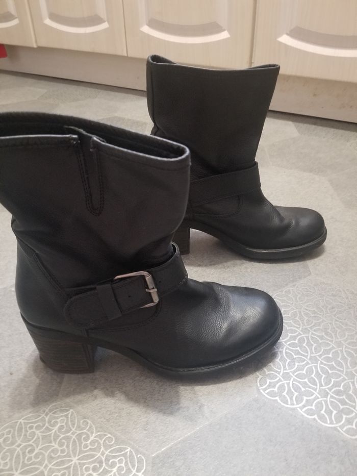 Bottines noires P40