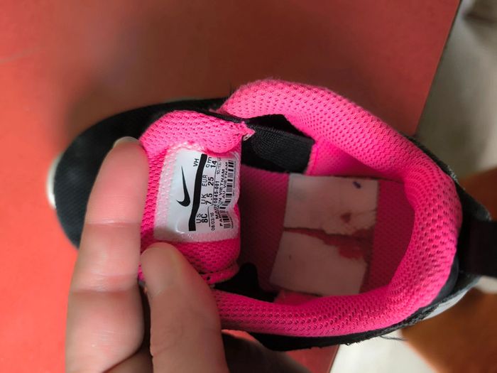 Basket Nike noir et rose - photo numéro 5