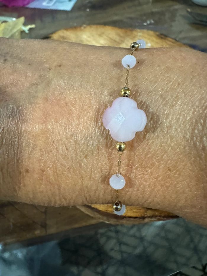 Bracelet trèfle et perles multi facettes roses naturelles pastels acier inoxydable or réglable - photo numéro 2