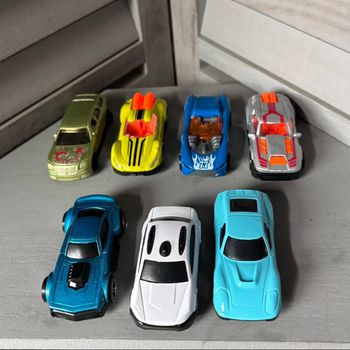lot de voiture miniatures 1:43