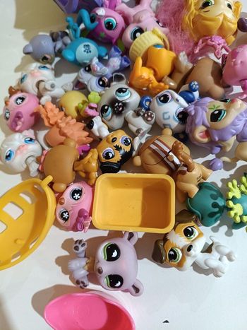 Lot figurines Littlest Pet Shop (LPS) + accessoires