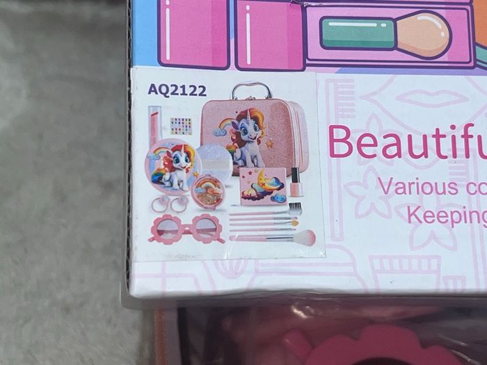 Valise faux maquillage pour enfant neuf - photo numéro 3