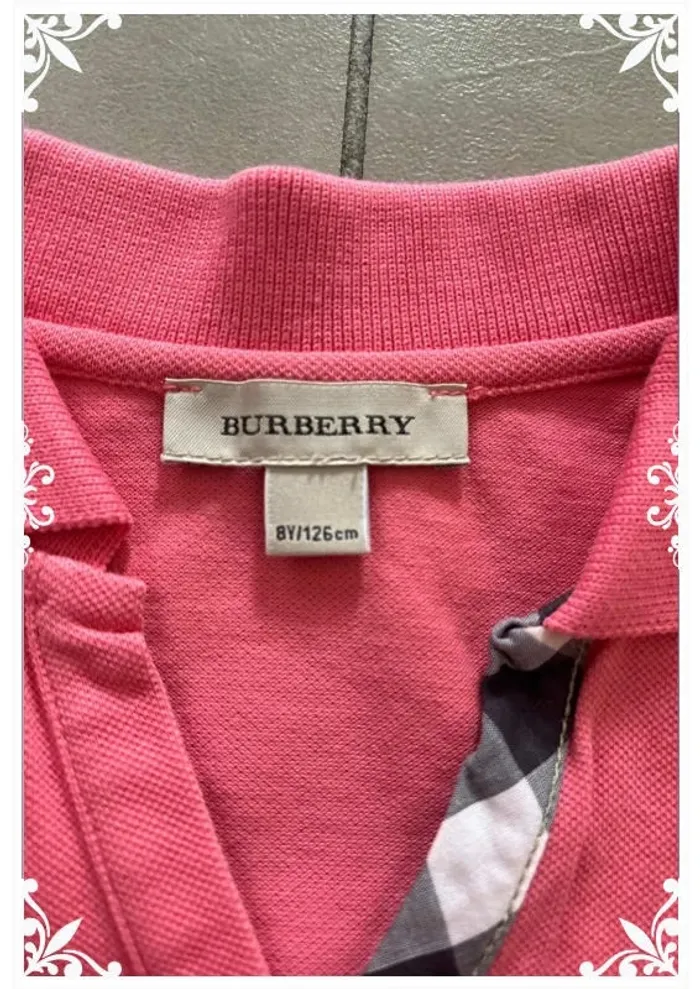 👑 Polo Burberry rose - Taille 8 ans - pour les mini queens au goût très sûr ! 🌸 - photo numéro 4