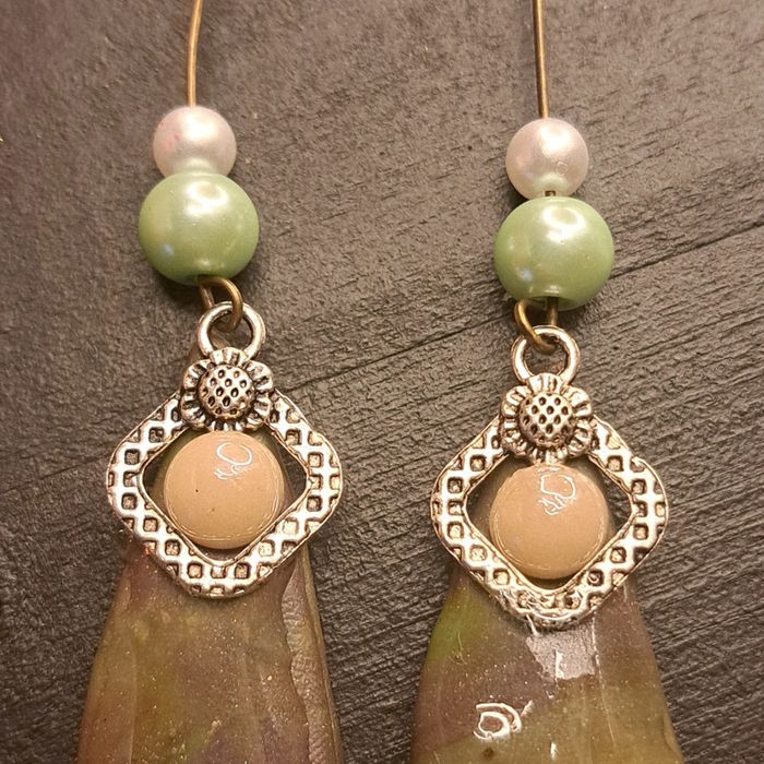 Boucles d'oreilles pendante avec pâte polymere vert marron - photo numéro 6