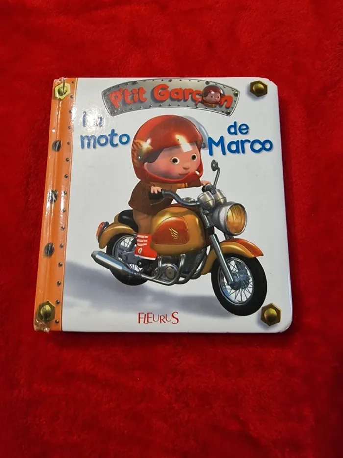 Livre 6 p'tit garçon la moto de Marco