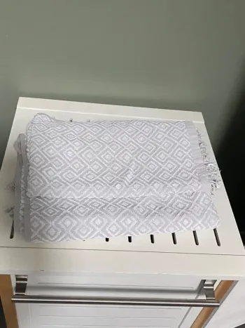 1 Serviette de douche et 1 serviette invité H&M