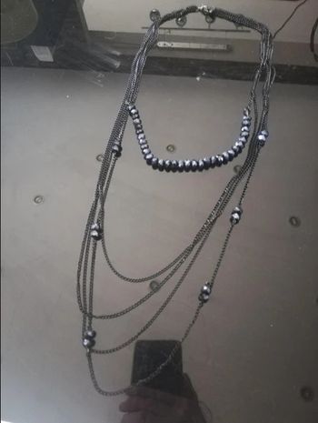 Collier multirangs noir avec perles