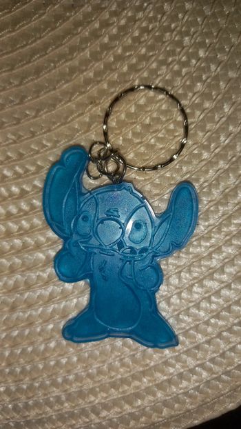 Porte clé stitch résine