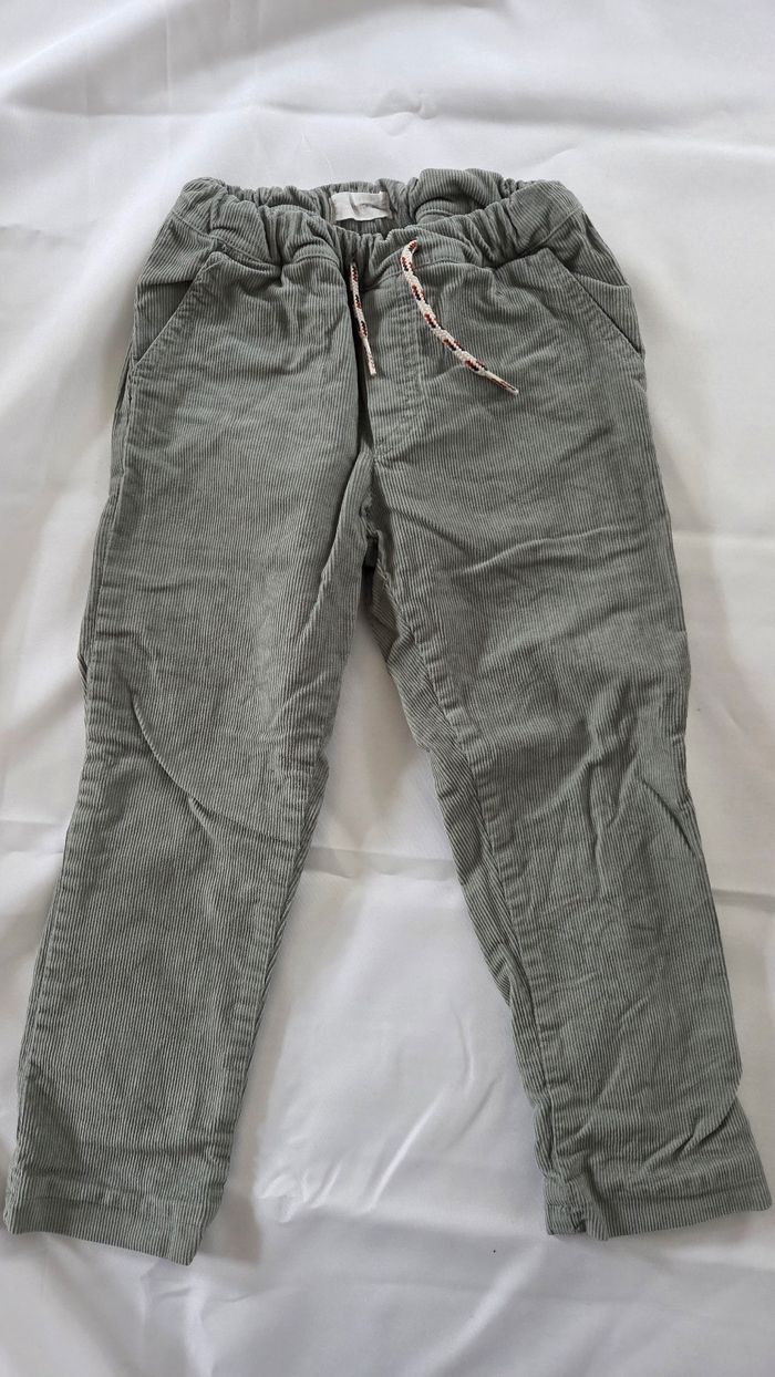Lot de pantalons et 1 jupe  fille 4 ans - photo numéro 3