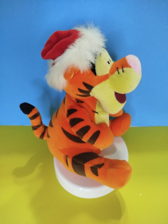 Peluche de Noël Tigrou - Disney - photo numéro 3