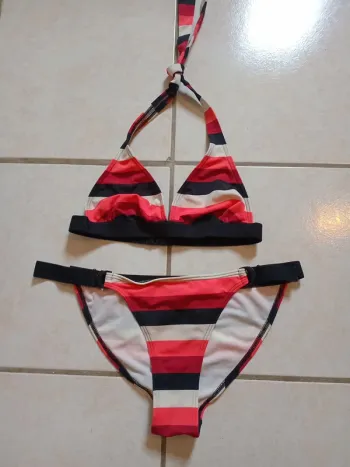 Maillot de bain 2 pièces noir bordeaux rose & blanc sans marque taille 40