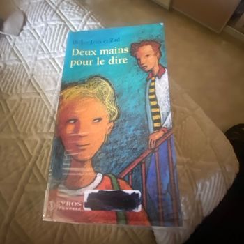 Deux mains pour le dire de Jean et Zaid