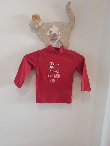 T-shirt rouge col roulé manches longues