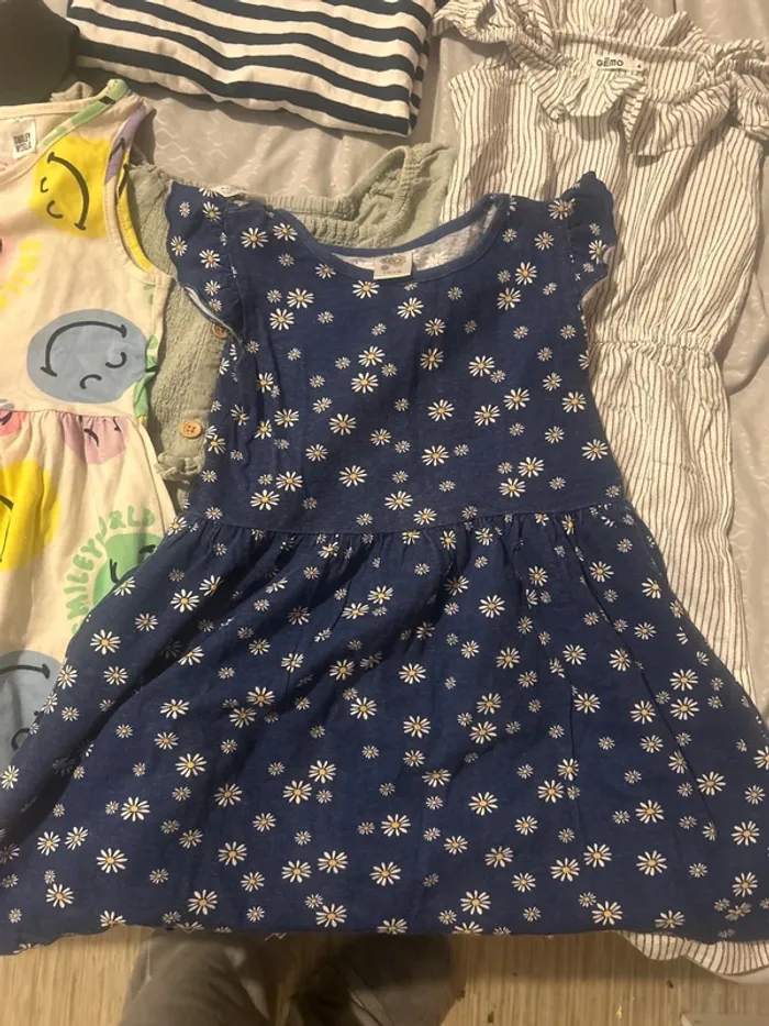 Lot vêtements été fille 4/5 ans - photo numéro 9