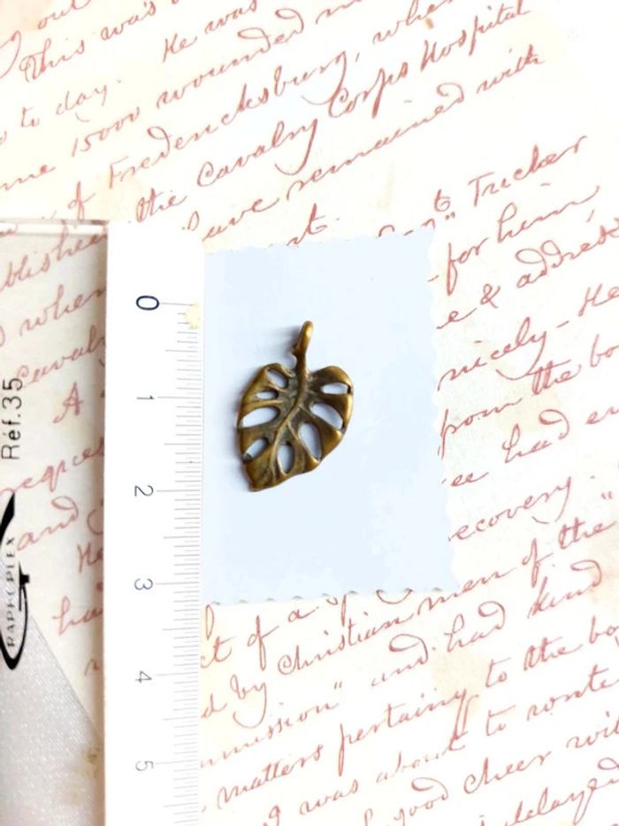 magnifique pendentif feuille couleur bronze - photo numéro 3