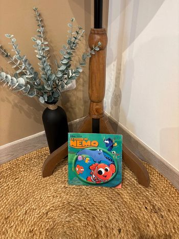 Livre le monde de Nemo Disney