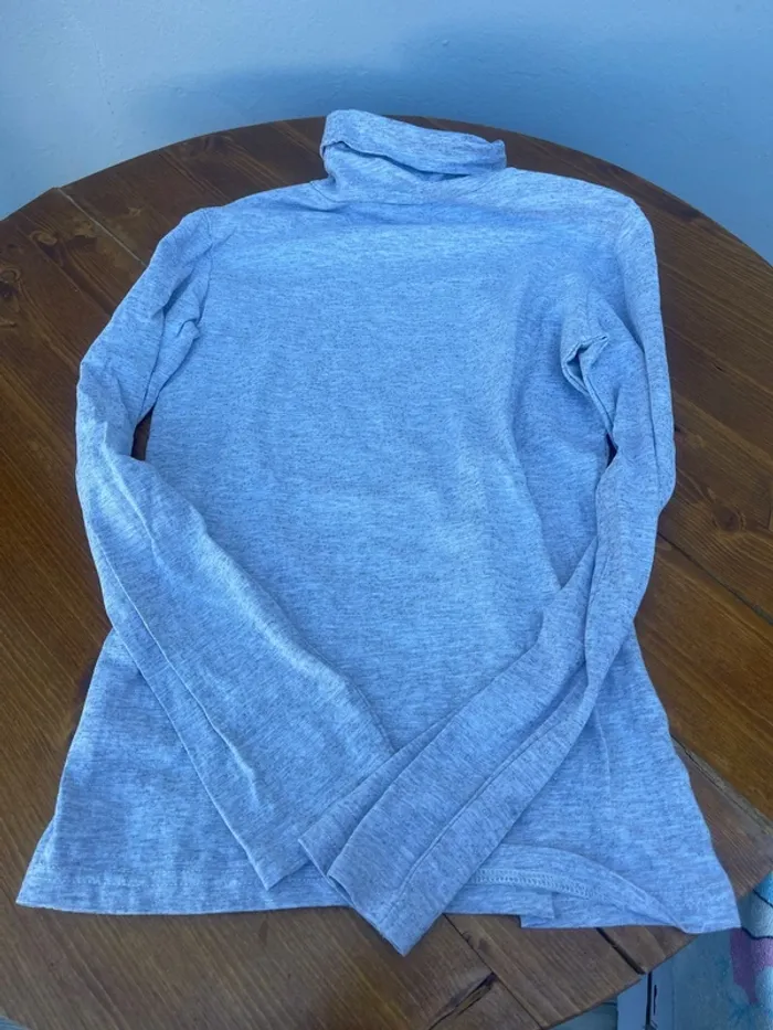 Sous pull taille 14/16 ans neuf