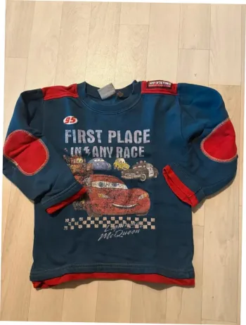 Sweat, bleu et rouge cars 6 ans motif craquelé