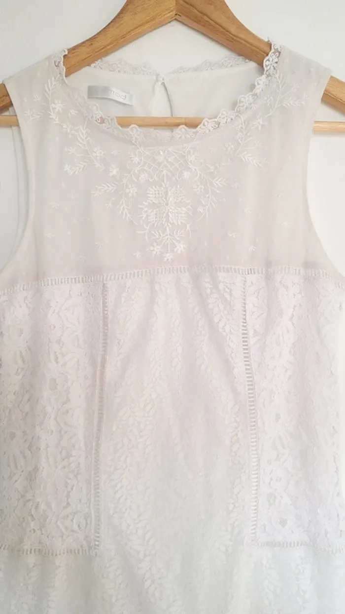 Magnifique robe en dentelle blanche taille S - photo numéro 2