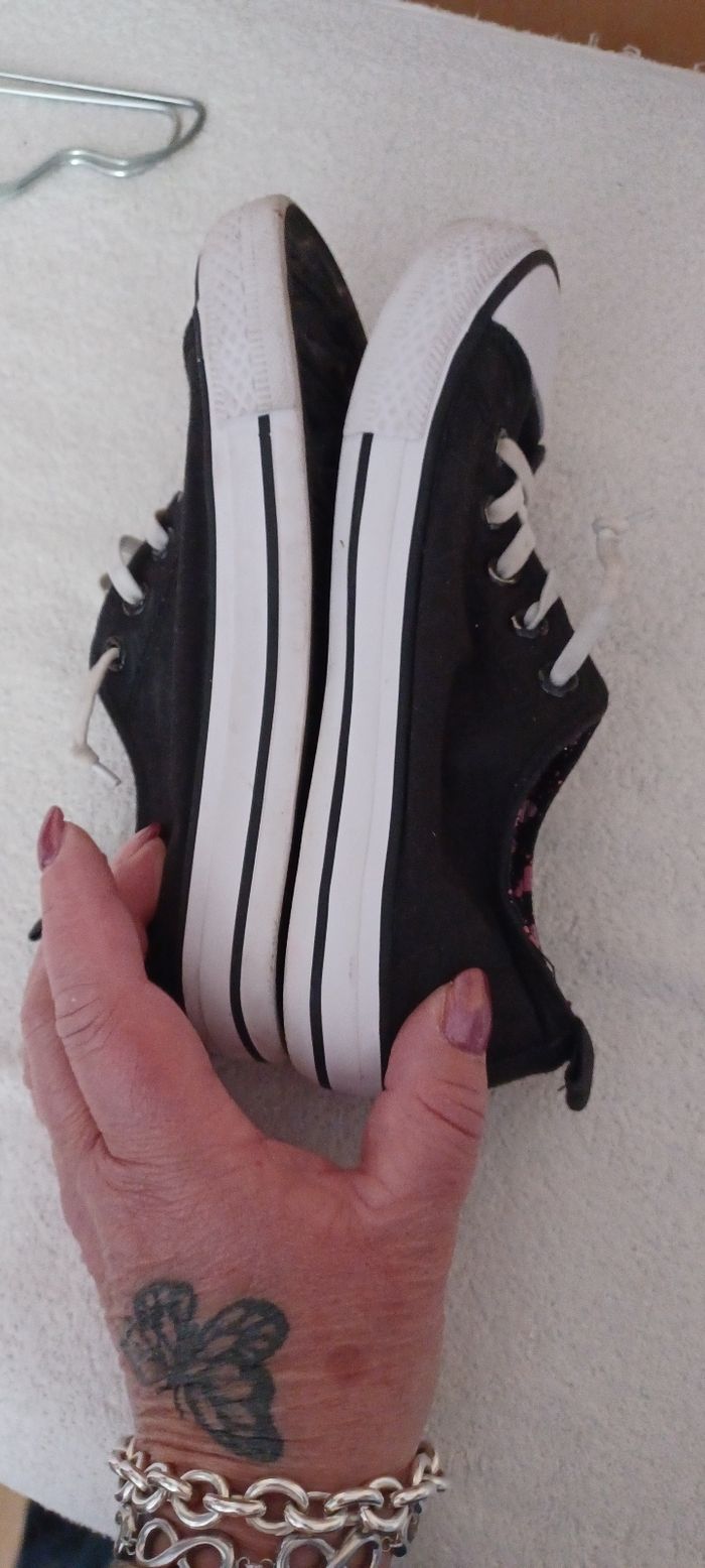 Très belle paire de baskets fille Pointure 33 - photo numéro 5
