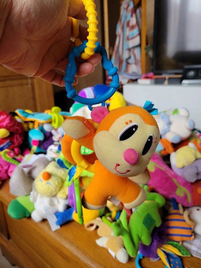 Singe hochet d'activités à suspendre Playskool