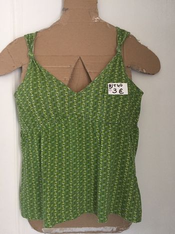 446-Débardeur vert T40.  TBE