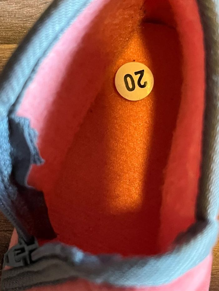 Je vend des chaussons neuf sans etiquette - photo numéro 4