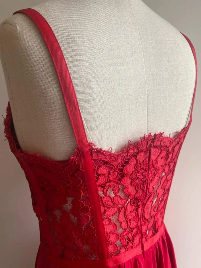 Robe rouge satin & dentelle sur mesure - photo numéro 9
