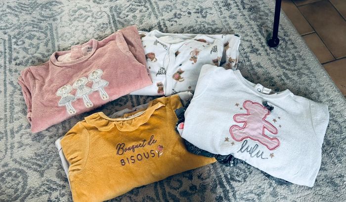 Lot de 4 pyjamas velours 24M