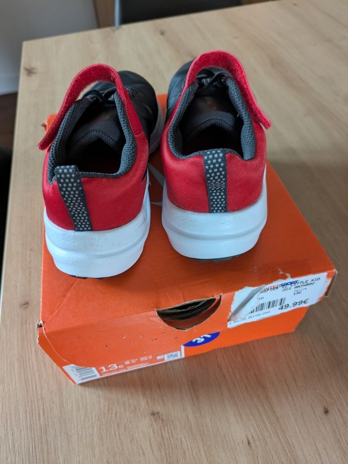 Nike scratch neuves pointure 31 - photo numéro 4