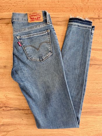 Jean Levis 710 Super Skinny taille 25/30