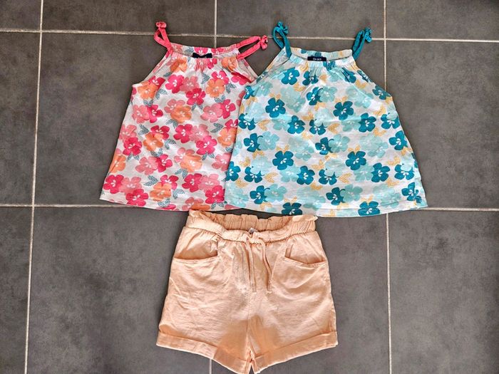 Lot Okaïdi short + 2 hauts/tops fille 6-7 ans, Très bon état (short vraiment comme neuf)