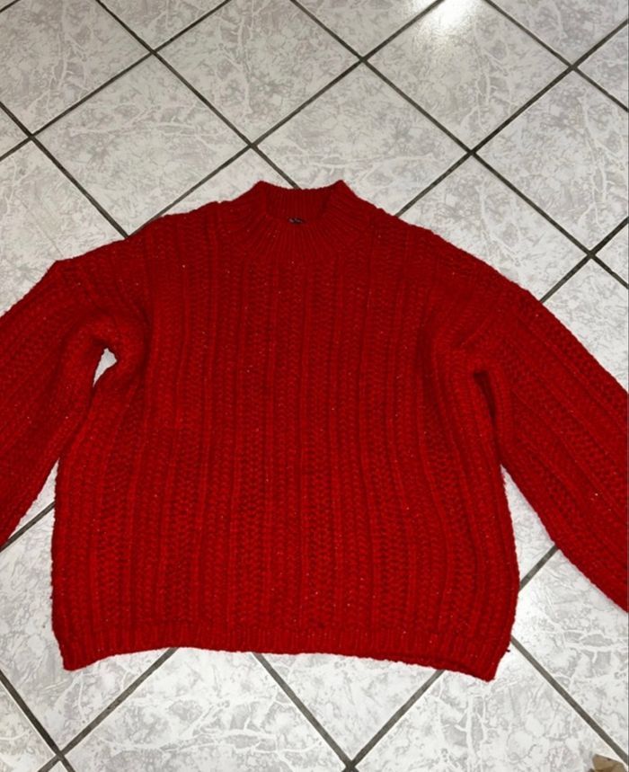 Pull en laine rouge – Kiabi – Taille S - Bon état - photo numéro 1