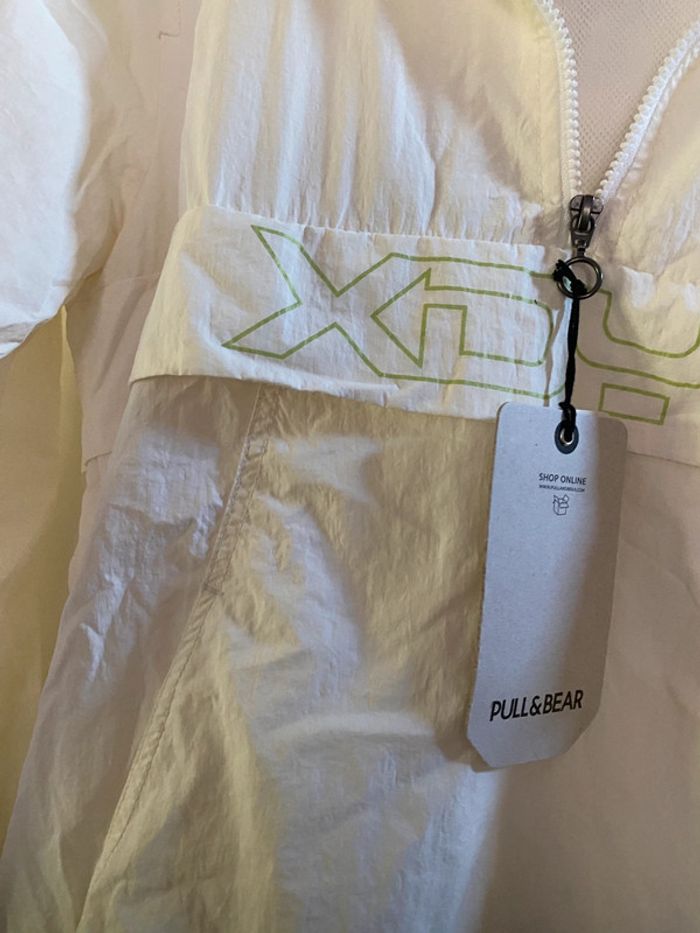 Haut imperméable coupe vent avec capuche Pull & Bear taille S Neuf - photo numéro 6