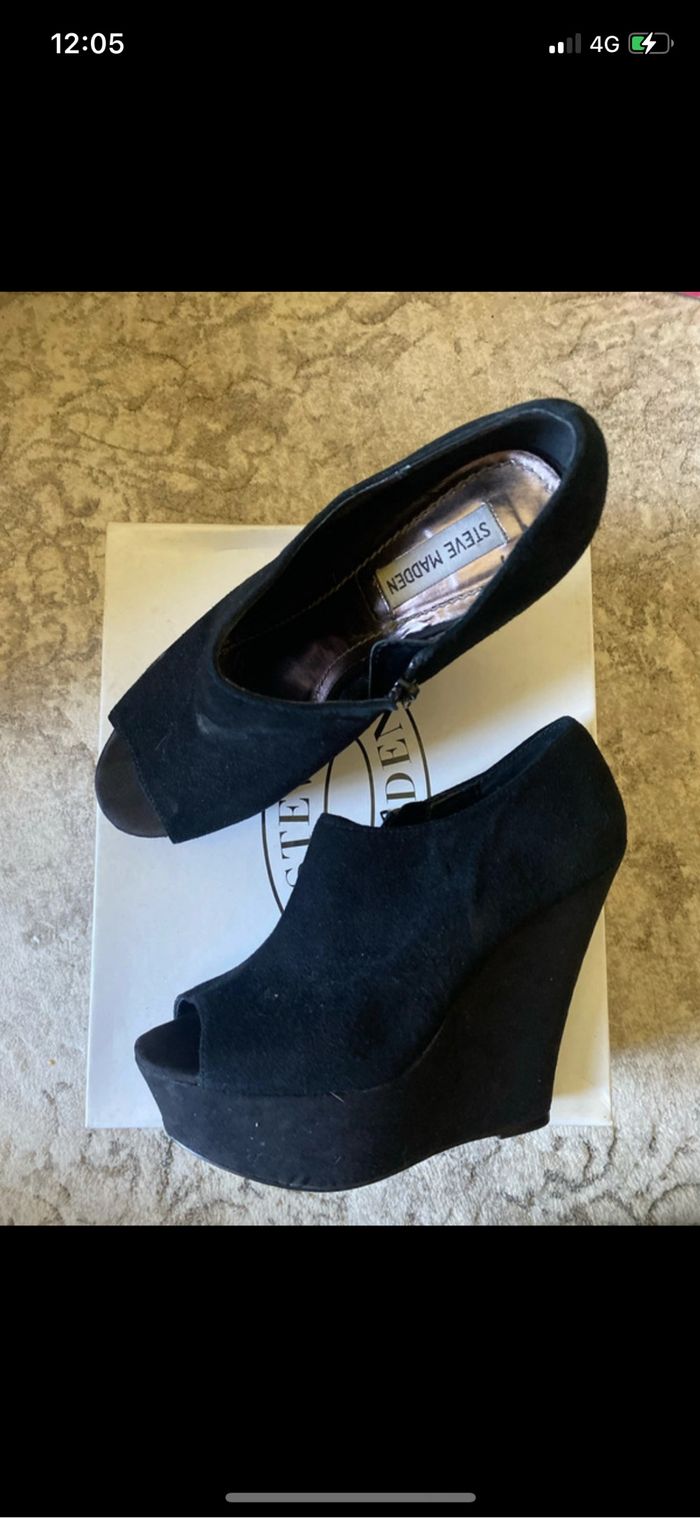 Sandales compensées noires Steve Madden
