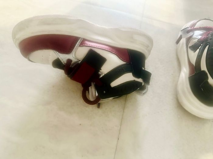 À Vendre : Baskets Demi Cheville Très Peu Servies - photo numéro 2