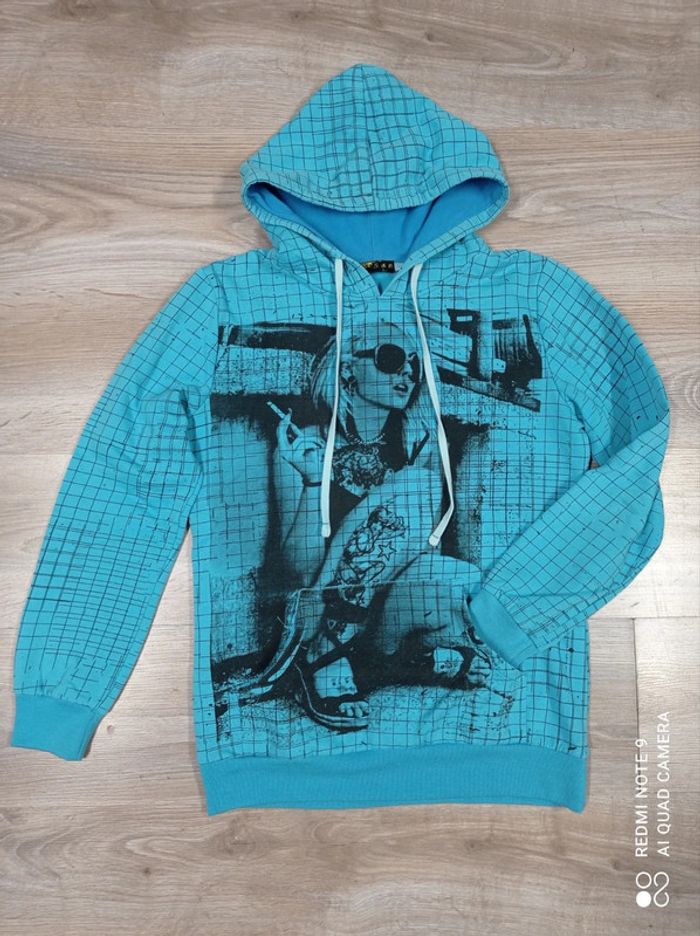 Sweat à capuche - 38