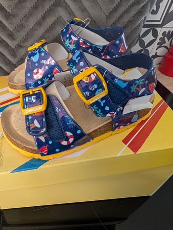 Sandales d'été garçon. Taille 23. Neuf. Balducci 