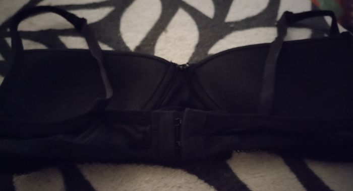 Soutient gorge avec étoiles "La Halle" 75a neuf - photo numéro 2