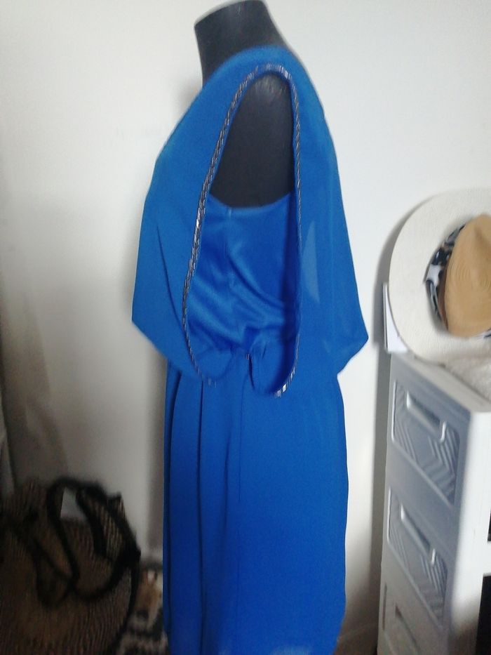 Robe fluide. Bleu. Bijou 38 - photo numéro 10