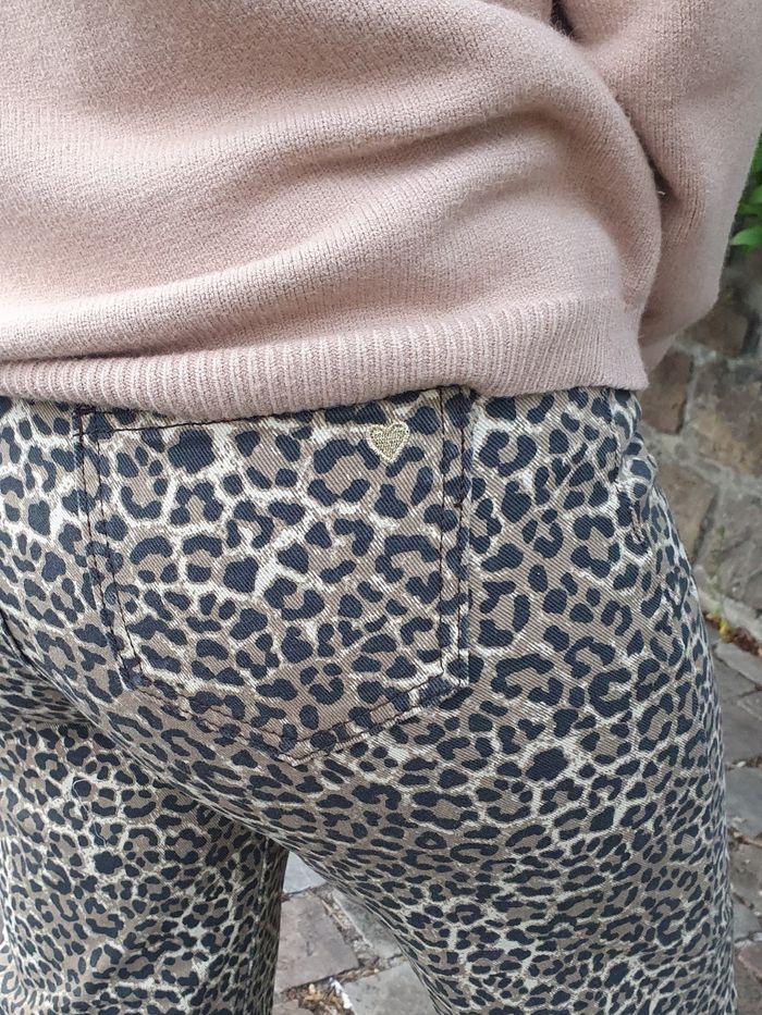 Jean large motif Léopard petit cœur doré Taille 42 - photo numéro 4