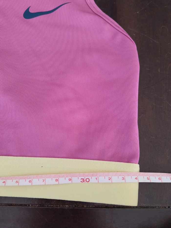 Jolie Brassière de sport Nike taille L - photo numéro 12