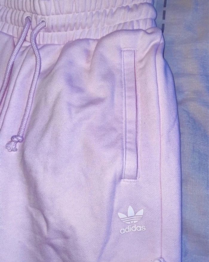 Jogging Adidas lila neuf avec étiquette - photo numéro 2