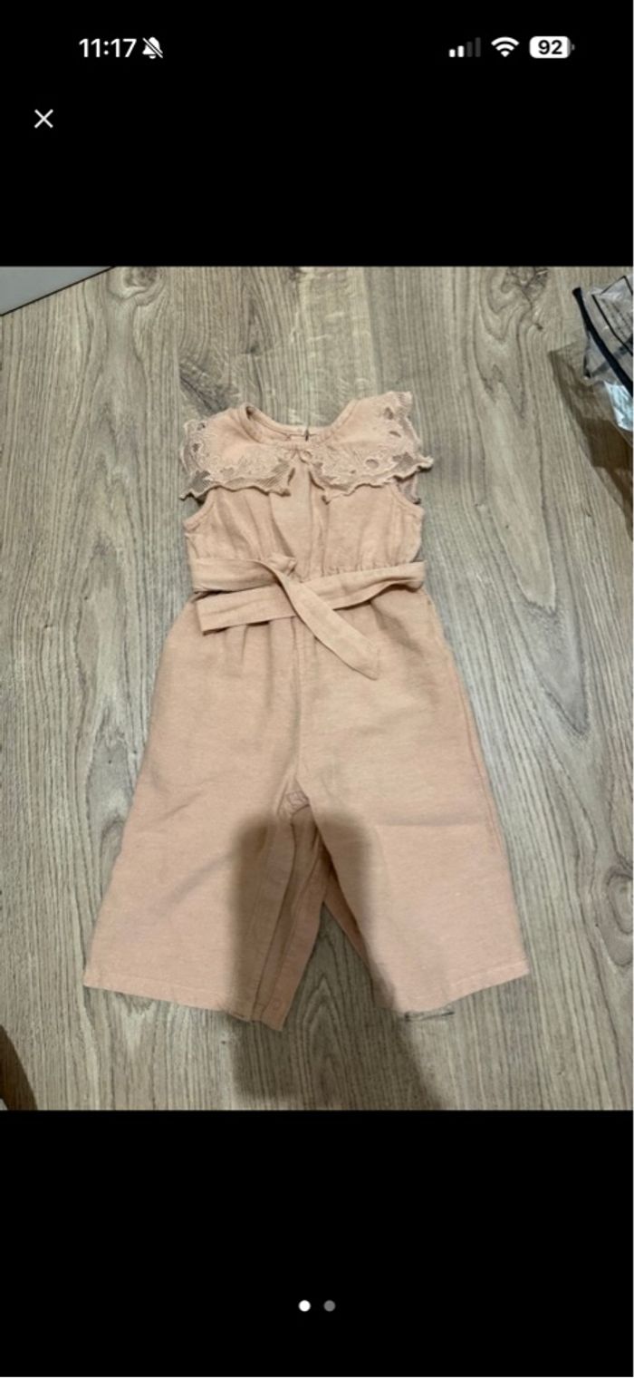 Ensemble une pièce réservé pour LÉA