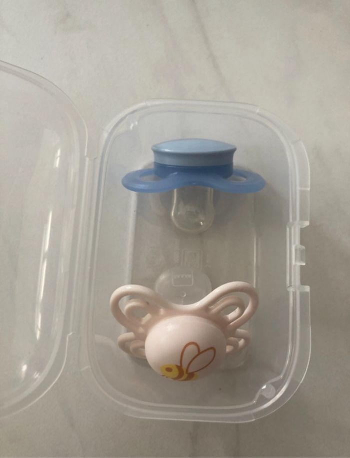 Lot de 2 tetines naissance MAM et Dodie