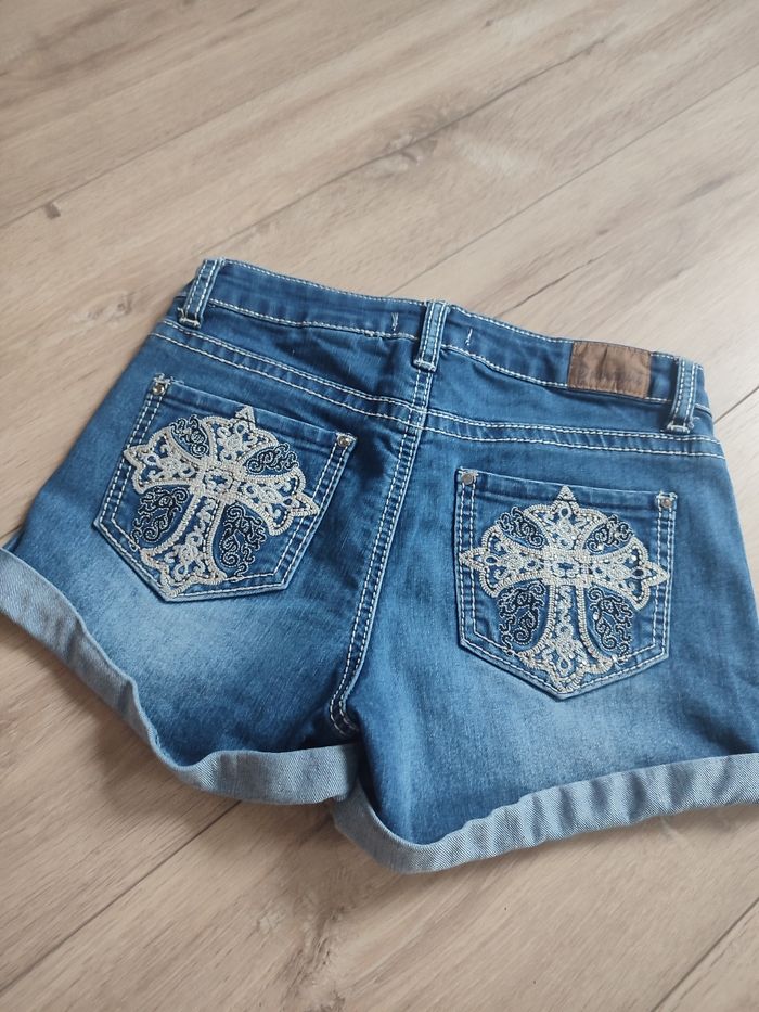 Short fille 14 ans