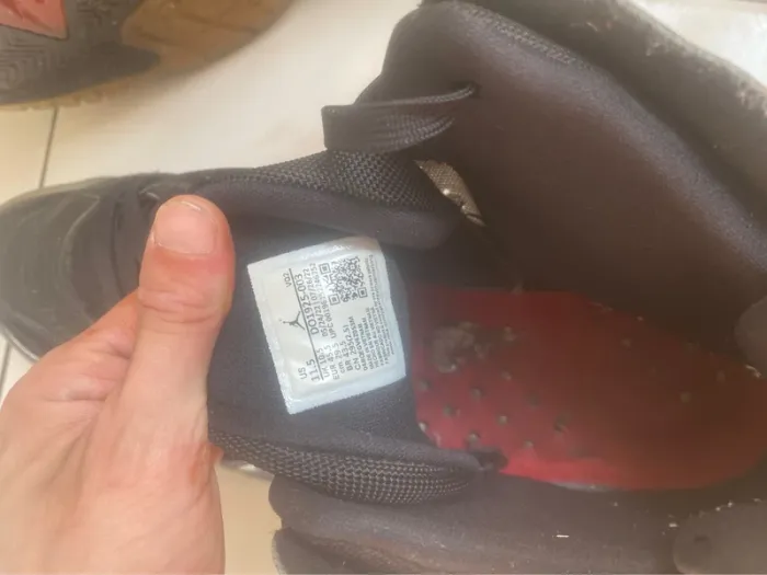 Jordan 11 CMFT Low 45 black red 45,5 - photo numéro 10