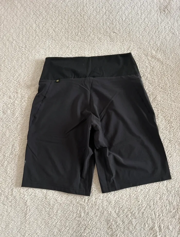 Short IXS - photo numéro 2