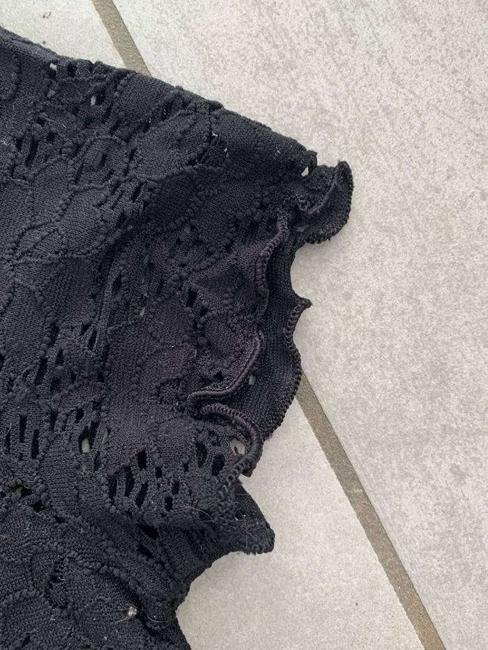 Haut noir en dentelle Bershka taille S - photo numéro 3