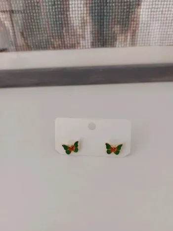 Boucles d'oreilles puces papillon